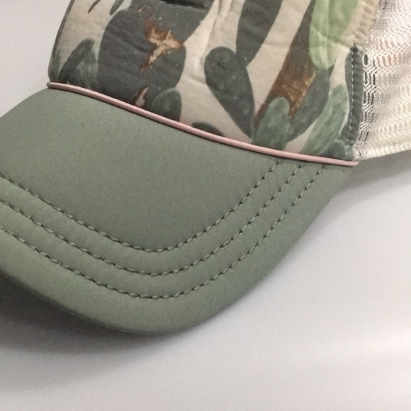 Lululemon What’s up cactus hat 🌵 - Picture 2 of 6